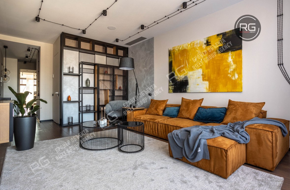   Дизайнерская квартира, 103 кв.м. 