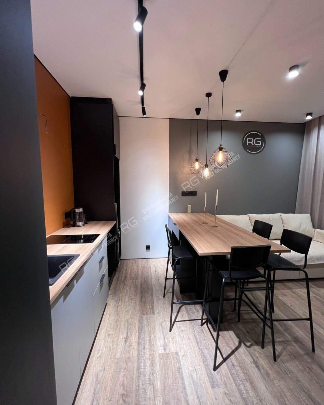  Квартира с дизайнерским ремонтом 